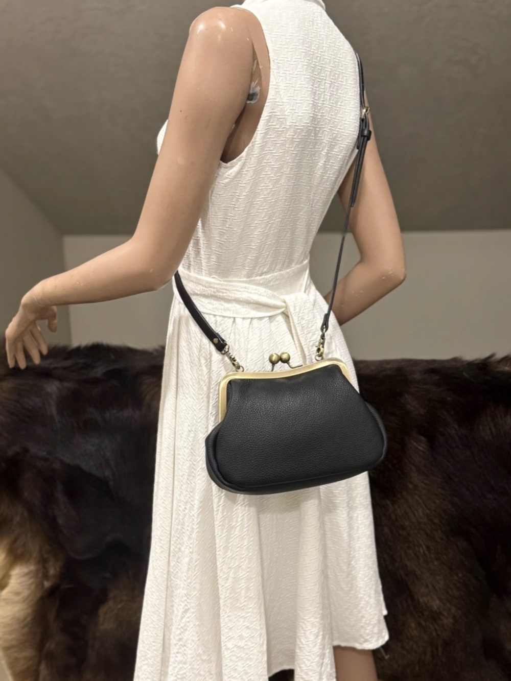 Unique Togo Cowhide Leather Handmade Vintage Kisslock Purse, Multi Use Style - Picture 6 of 16